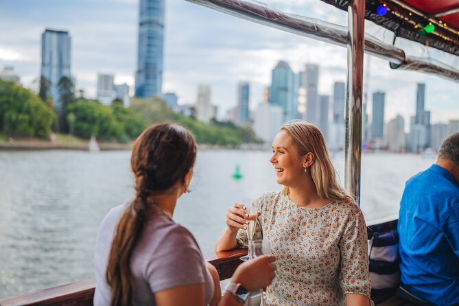 Midday Sightseeing Cruise: 12.30pm-2pm (90min) - Commentary, sound, and the onboard atmosphere