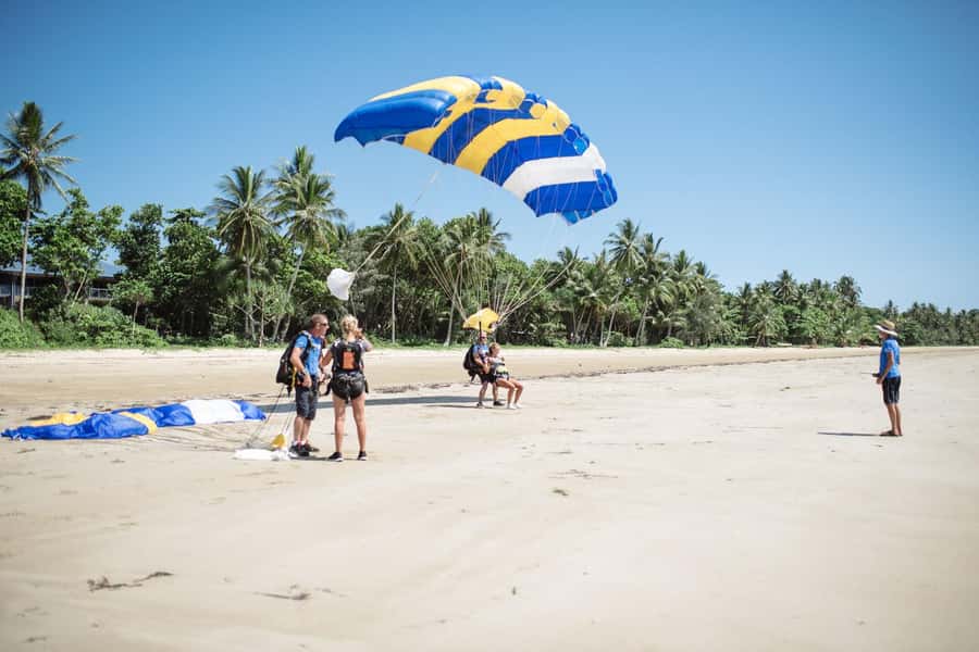 Mission Beach Tandem Skydive Experience - The freefall and parachute ride