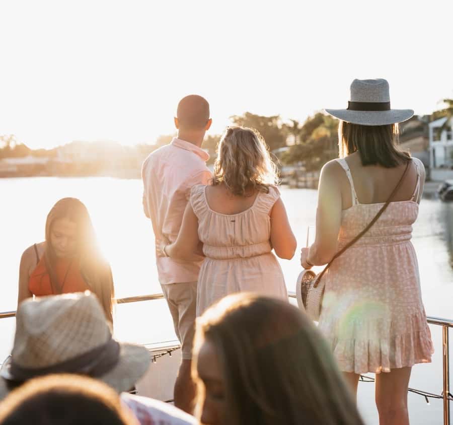 Noosaville: Noosa River Sunset Cruise - Music, drinks, and the social atmosphere