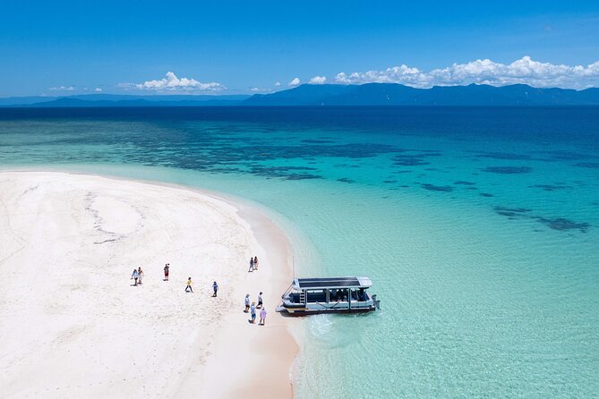 Outer Reef Mackay Cay Sail & Snorkel Adventure from Port Douglas - Food, comfort, and the full-day rhythm
