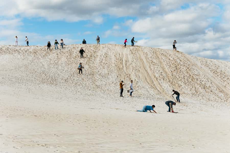 Pinnacles Desert: Sunset BBQ & Stargazing Tour +Sandboarding - Stargazing with telescopes and phone photography