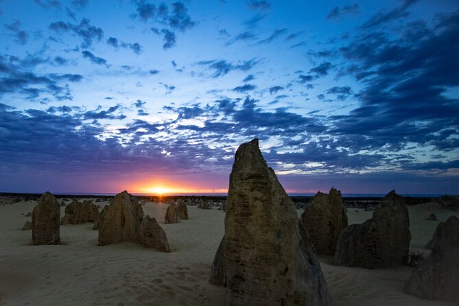 Pinnacles Desert Sunset Dinner and Stargazing Tour - Telescopes, planets, and Dreamtime stories