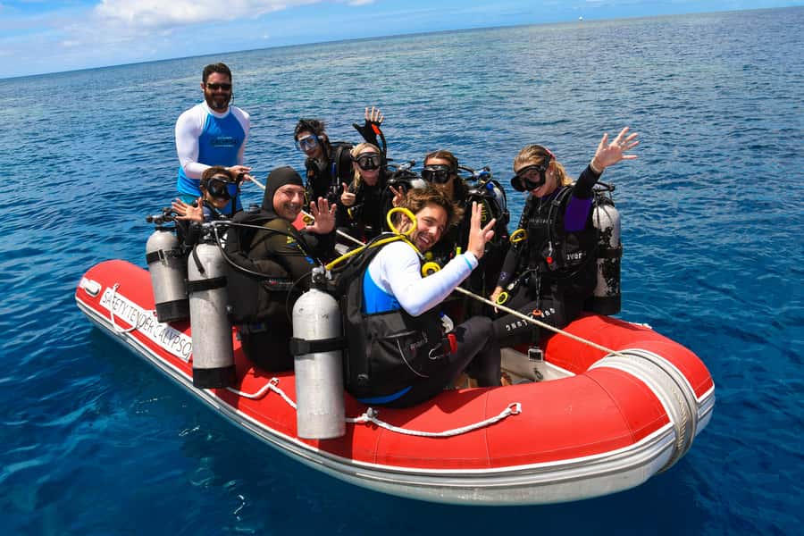 Port Douglas: Outer Barrier Reef Snorkel and Dive Options - The Long Middle Session and Buffet Lunch
