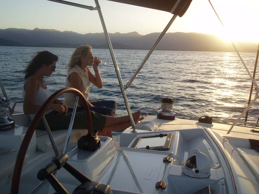 Port Douglas: Sunset Sailing Cruise on Luxury Catamaran - A welcome drink and proper canapés