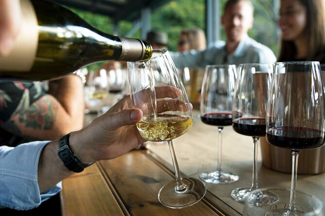 Premium Hunter Valley Wine Tour with Lunch from Sydney - Lunch in Pokolbin gives you a needed pause