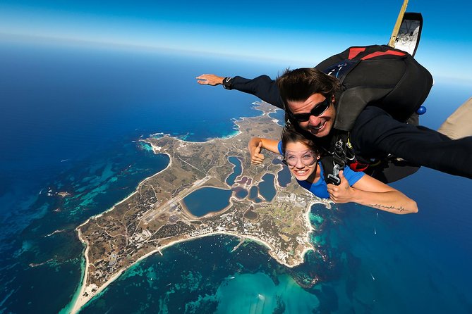 Rottnest Island: Tandem Skydive - Walking from the Rottnest jetty to the airfield