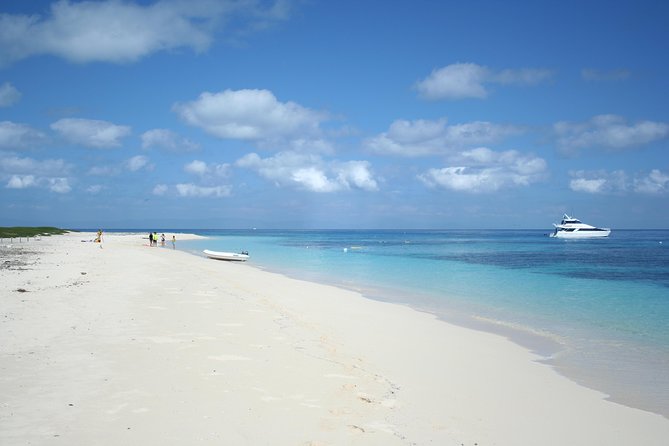 Seastar Luxury Outer Great Barrier Reef Island and Reef Tour - A Crew That Takes Safety Seriously