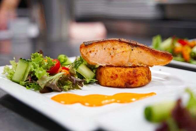 Spirit of Melbourne Dinner Cruise on the Yarra River - Choosing a table and setting your expectations