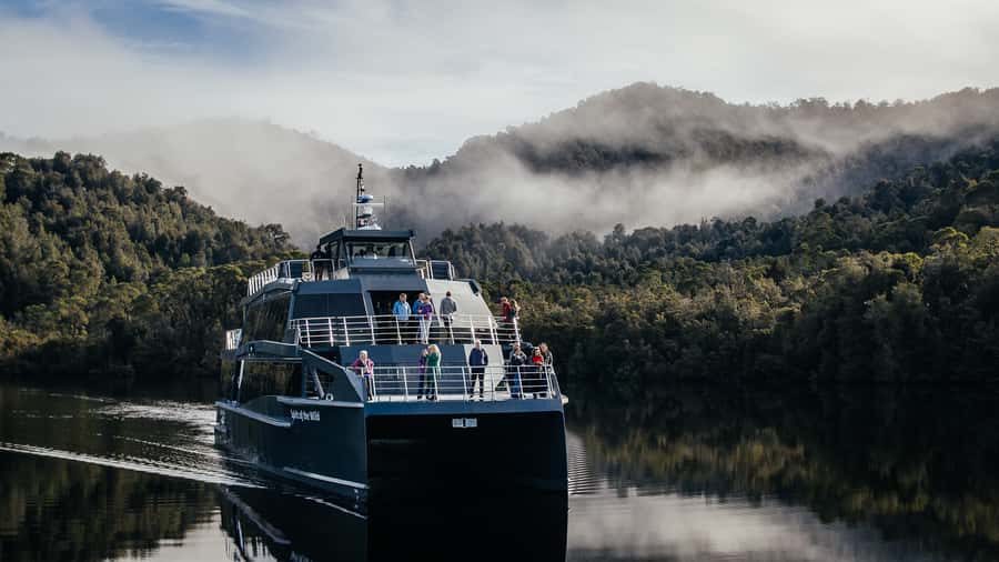 Strahan: Gordon River Cruise with Lunch & Sarah Island Walk - Lunch on the water