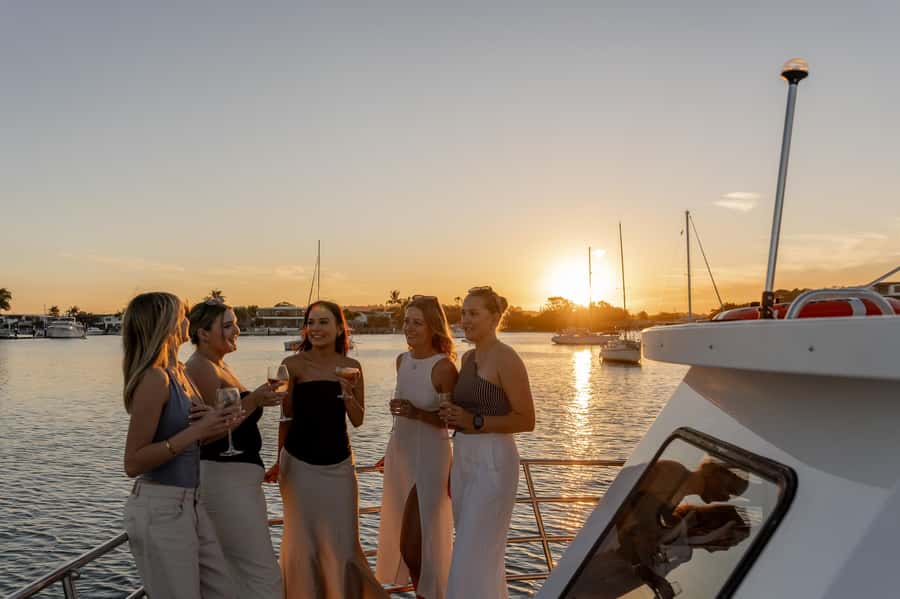 Sunshine Coast: Mooloolaba River Sunset Cruise - What the $38 ticket really buys you