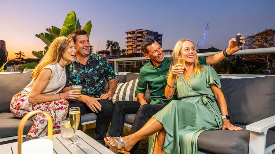 Surfers Paradise: Buffet Dinner Sightseeing Cruise - Local music adds atmosphere without taking over