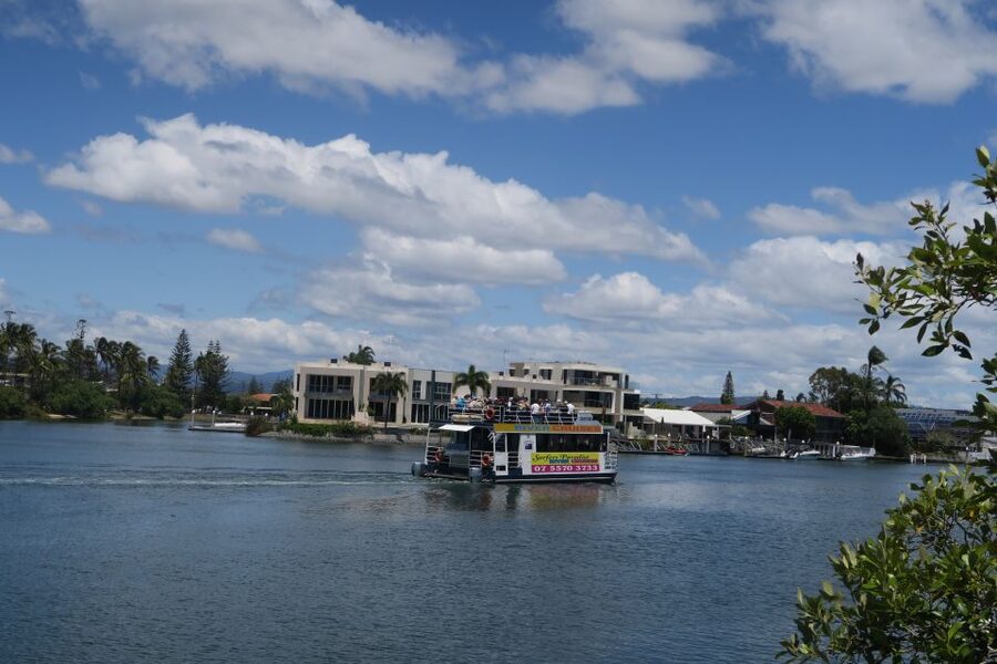 Surfers Paradise: Sightseeing Morning River and Canal Cruise - The first 45 minutes: Surfers Paradise canals