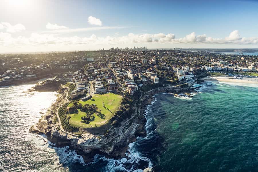 Sydney: 20-Minute Shared Helicopter Ride over Sydney Harbour - From the CBD to the heliport