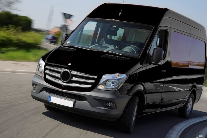Sydney Arrival Transfer: Airport to City or Overseas Passenger Terminal - Who gets the most from this Sydney transfer?