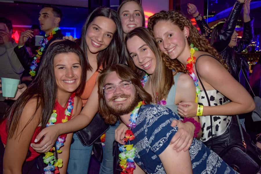 Sydney: Big Night Out Pub Crawl with Local Party Hosts - The crowd, age range, and social fit