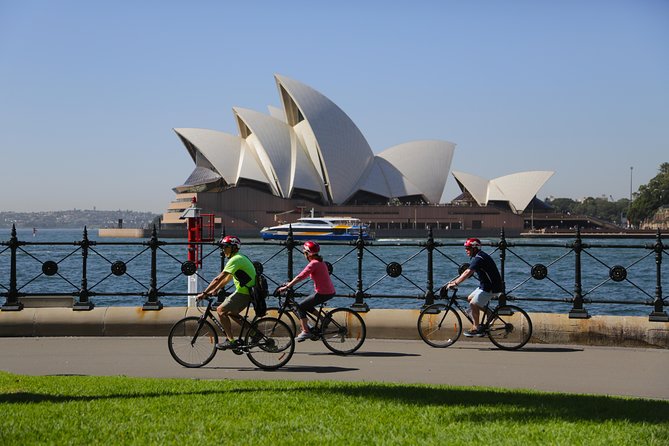 Sydney Bike Tours - Darling Harbour, Hyde Park, and the city center