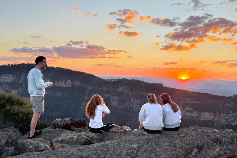 Sydney: Blue Mountains Kangaroos, Wilderness and Sunset Tour - Key points at a glance