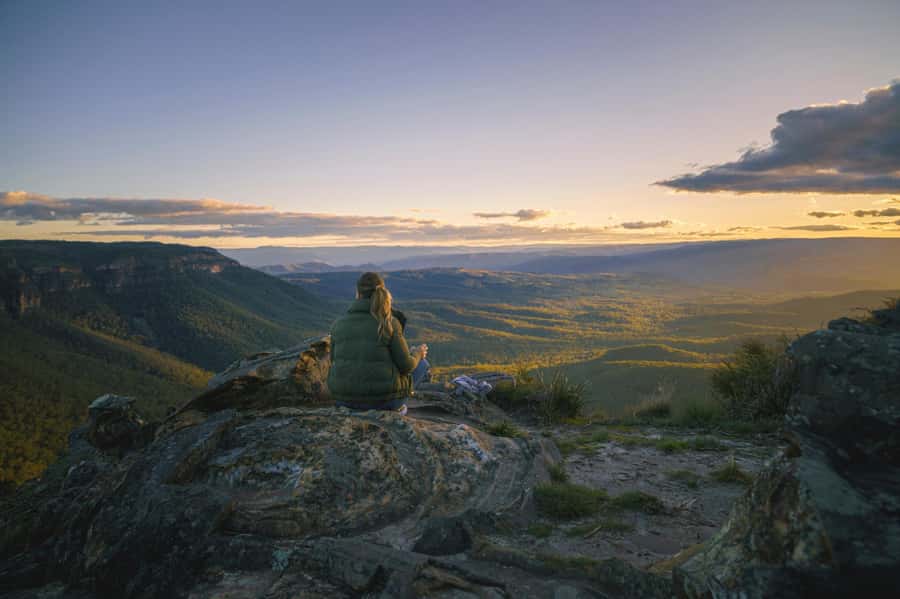 Sydney: Blue Mountains Kangaroos, Wilderness and Sunset Tour - Why the late start changes the day