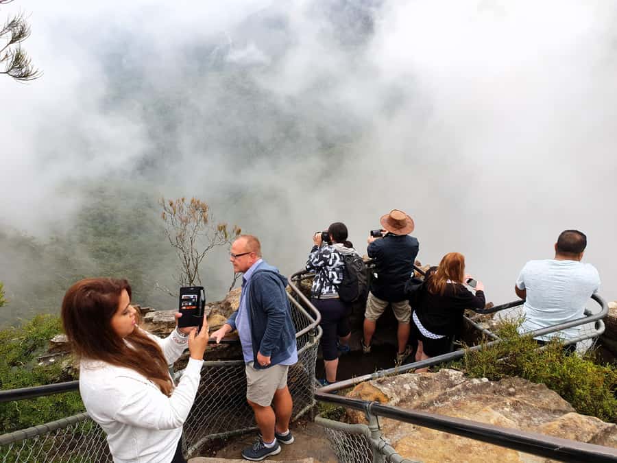 Sydney: Blue Mountains Late Start: Walks, Wildlife & Dinner - Walking ability, age rules, and weather