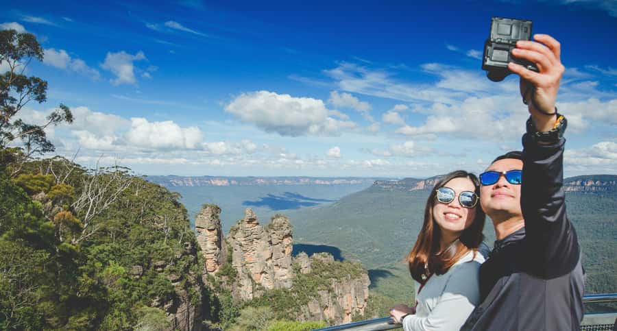 Sydney: Blue Mountains Wildlife & Bushwalk Small-Group Tour - Featherdale Wildlife Park: a strong opening stop