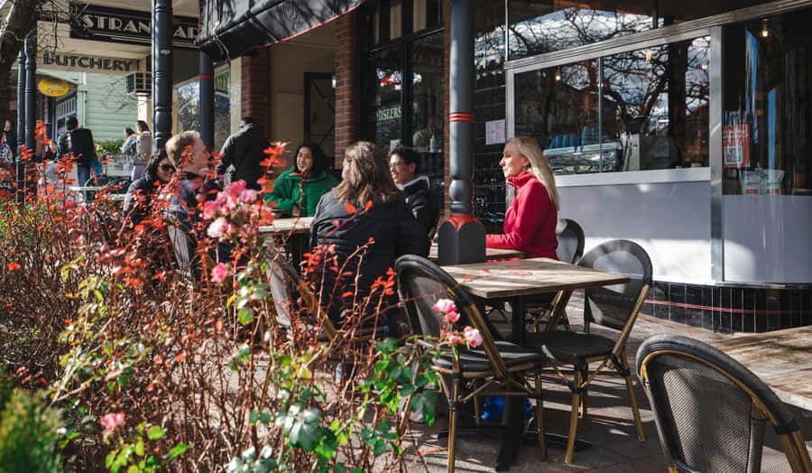Sydney: Blue Mountains Wildlife & Bushwalk Small-Group Tour - Wentworth Falls gives the day its wild edge