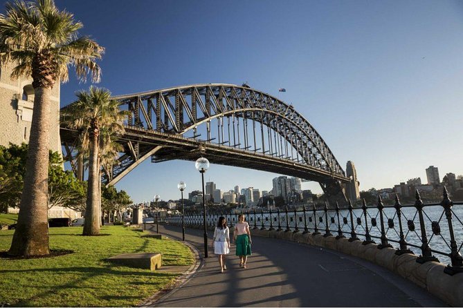 Sydney City Highlights & Hidden Gems: Private or Small Group Tour - Gap Park and Macquarie Lighthouse
