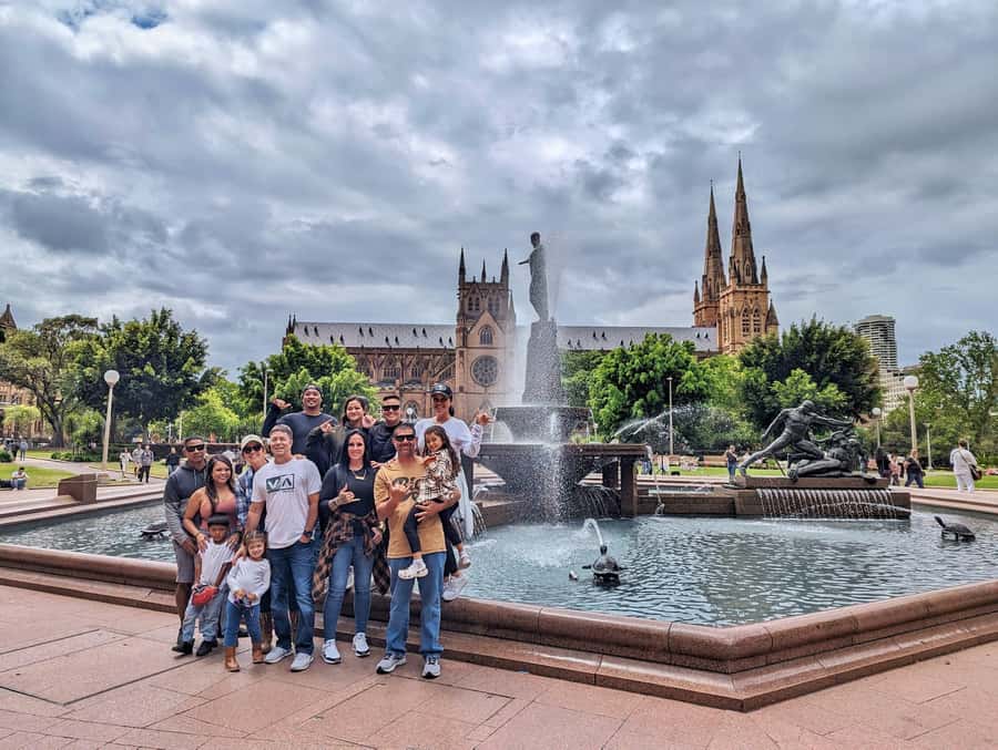 Sydney: City & The Rocks 3.5-Hour Walking Tour with a Drink - Cenotaph and Angel Place