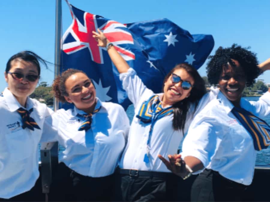 Sydney Harbour: 3-Hour Lunch Cruise with Live Music - Live piano and singing during the meal