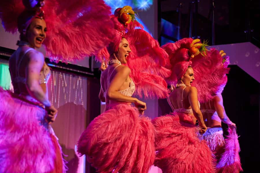 Sydney Harbour: Cabaret Cruise with 3-Course Dinner - Service, drinks, and the evening rhythm