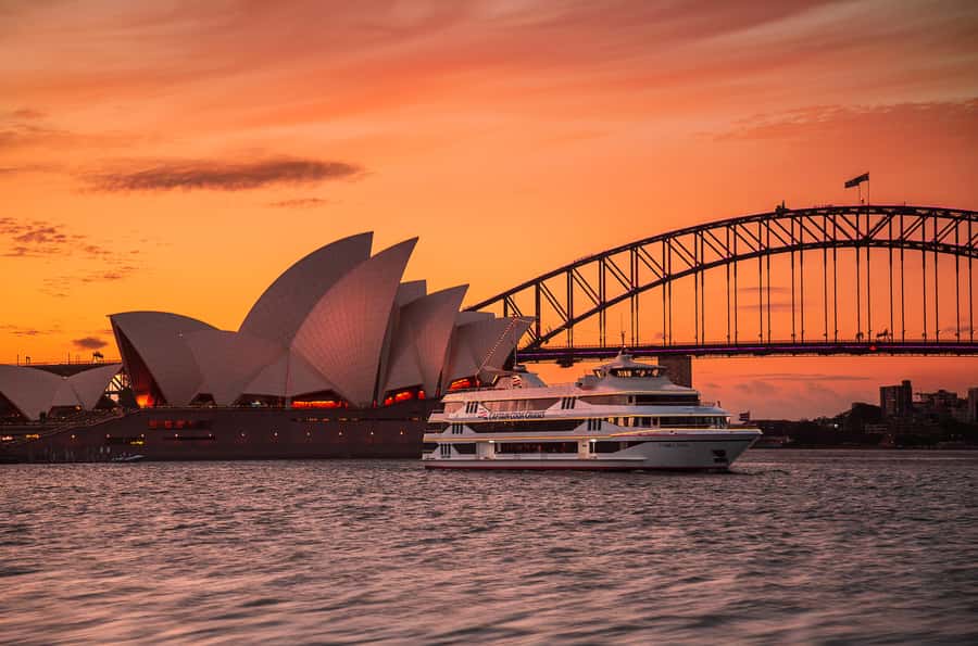 Sydney: Harbour Dinner Cruise with 3, 4 or 6-Course Menu - What the Sydney 2000 dinner cruise feels like