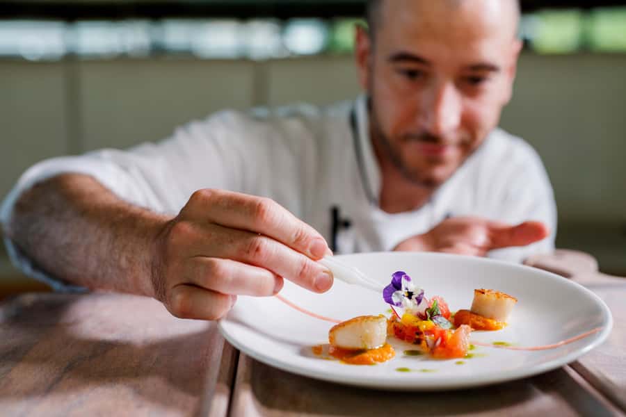 Sydney: Harbour Dinner Cruise with 3, 4 or 6-Course Menu - Circular Quay puts the famous landmarks within reach