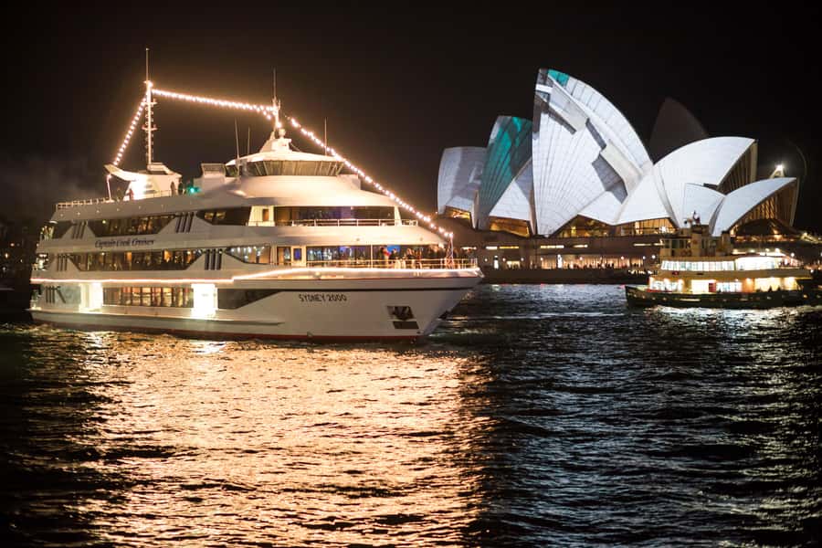 Sydney: Harbour Dinner Cruise with 3, 4 or 6-Course Menu - Food, service, and the value of the price