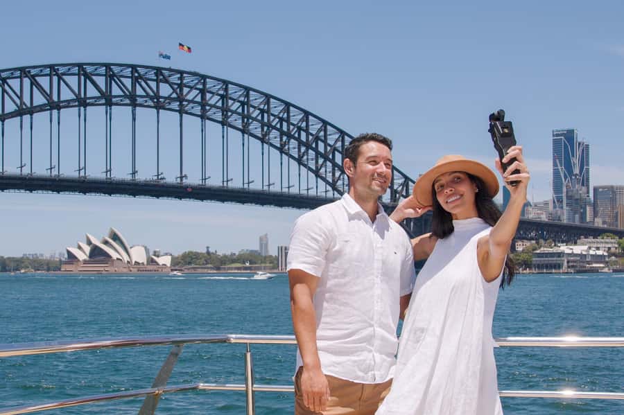 Sydney Harbour Sightseeing Cruise from Circular Quay - Kirribilli House and the Harbour Bridge