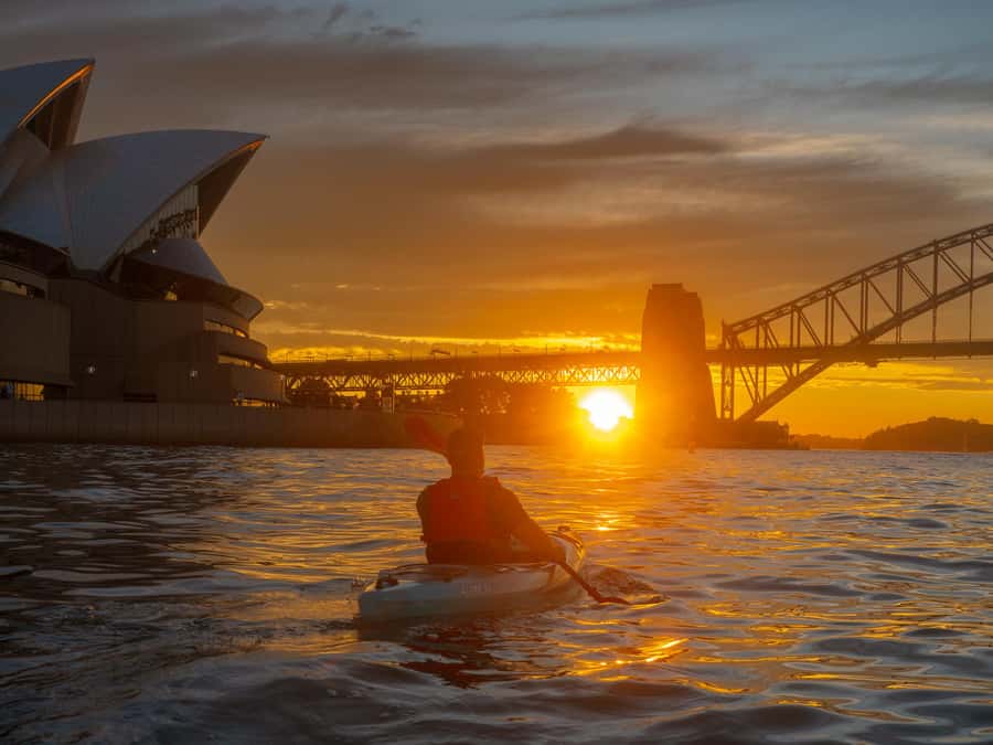 Sydney: Harbour Sunrise Kayak Tour - The safety briefing and launch