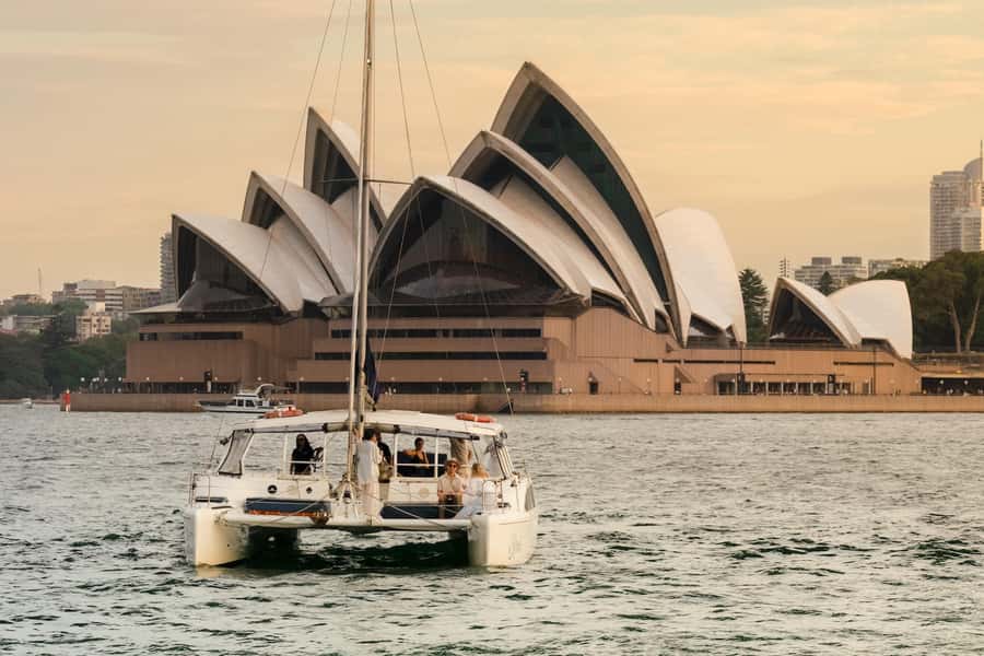 Sydney Harbour: Sunset Catamaran Cruise - The people make the small boat work