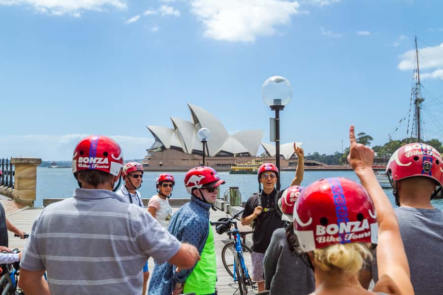 Sydney: Iconic Sights 4-Hour Bike Tour - The Opera House and Harbour Bridge in one sweep