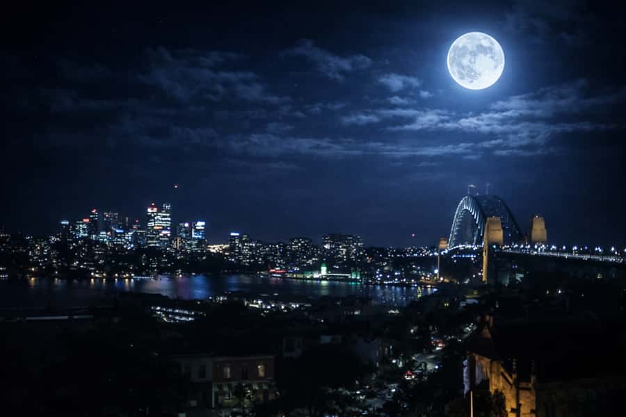 Sydney: Spirits of the Rock and Dark Past Walking Tour - Observatory Hill gives the evening a bonus view