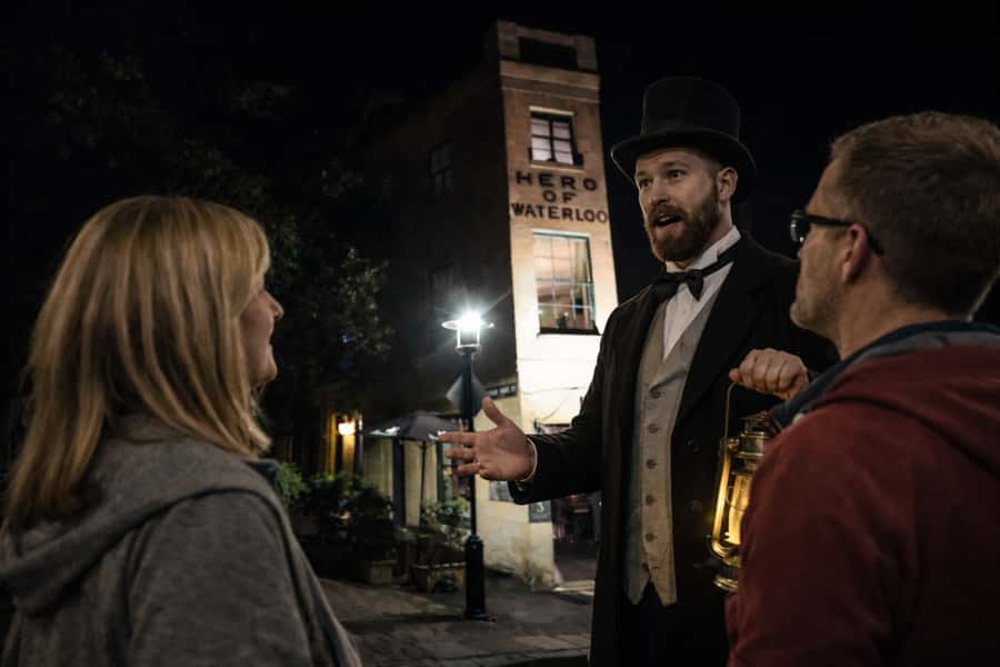 Sydney: Spirits of the Rock and Dark Past Walking Tour - How the guides shape the night