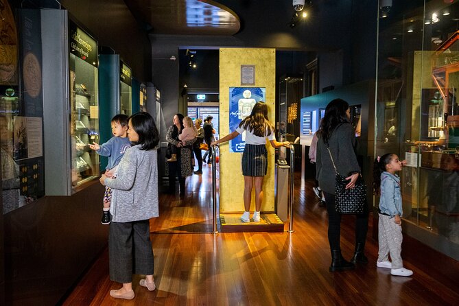 The Perth Mint Gold Tour - The natural nugget collection and the Normandy Nugget