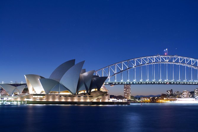 The Rocks Ghost Tours with Guide in Sydney - Guide style can shape the whole evening