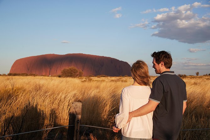 Uluru (Ayers Rock) Sunset + Outback Barbecue Dinner & Star Talk - Why this evening works so well at Uluru