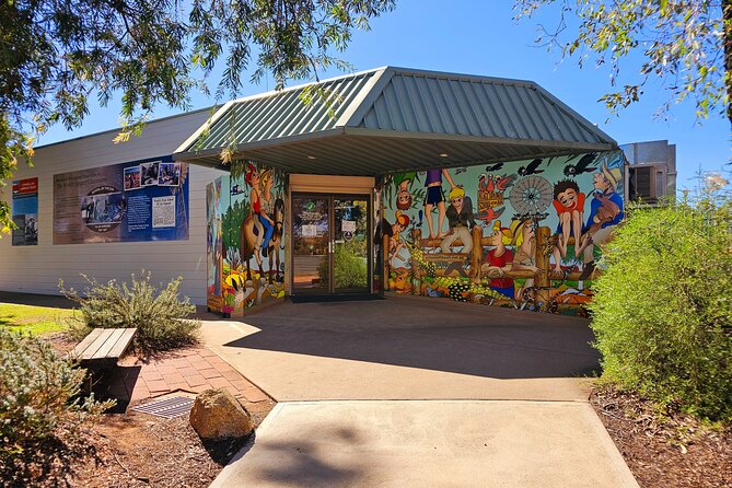 Uluru (Ayers Rock) to Alice Springs One-Way Shuttle - Mount Ebenezer Road House and Imanpa art