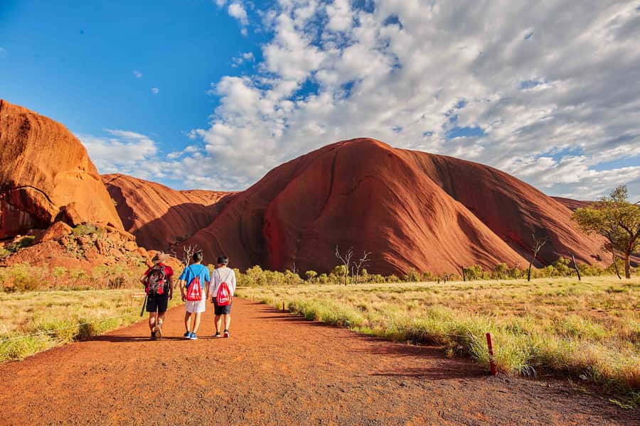 Uluru: Guided Walking Tour at Sunrise with Light Breakfast - Mala Walk and the sacred western side