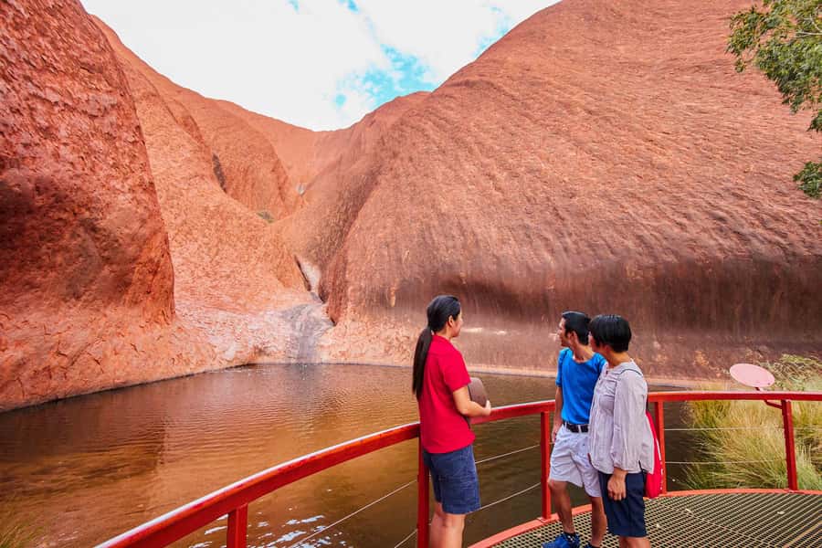 Uluru: Guided Walking Tour at Sunrise with Light Breakfast - Who should book this Uluru sunrise walk?