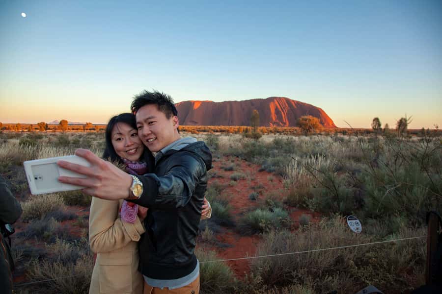 Uluru Kata Tjuta & Kings Canyon 3-Day 2-Night Camping Tour - The long road to Kings Canyon