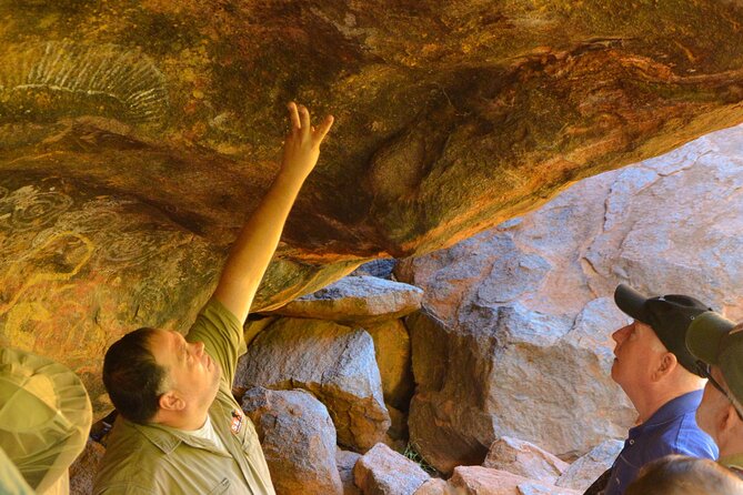Uluru Small Group Tour including Sunset - The Mala Walk to Kantju Gorge