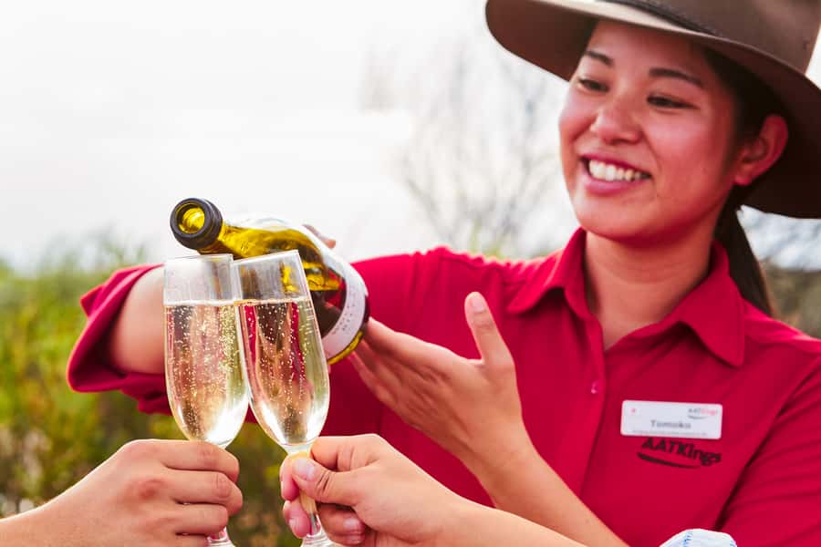 Uluru: Sunset, Sparkling Wine, Cheeseboard & Gourmet BBQ - Watching Uluru turn through its sunset colors