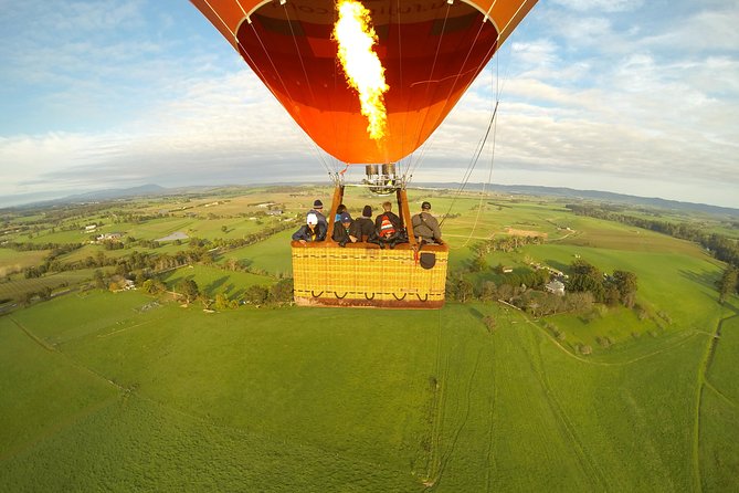 Yarra Valley sunrise balloon flight & champagne breakfast - Who will enjoy this morning most?